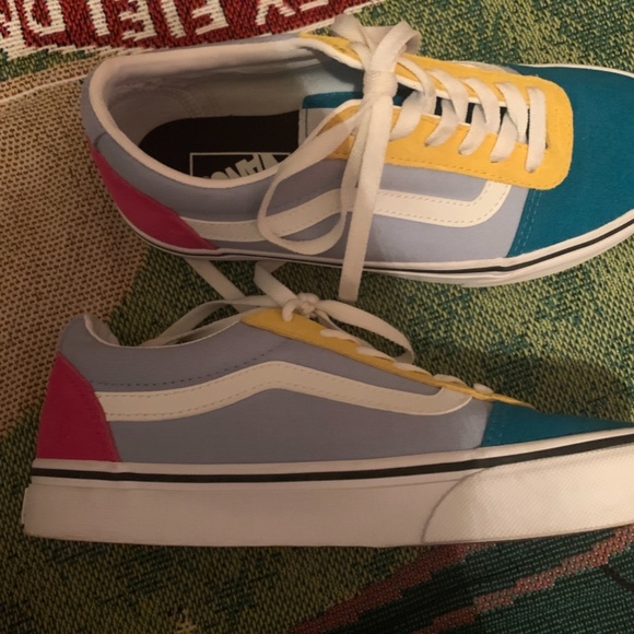 Vans - Picture 2 of 5
